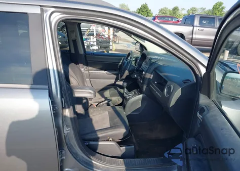 2013 Jeep Compass Sport из США, поврежденный, VIN 1C4NJCBAXDD218634